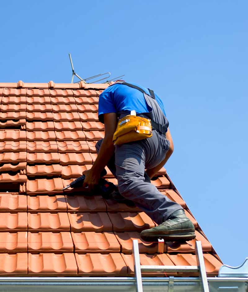 COUVREUR TONI CAZEAUD MONTGERON 91 : travaux de Couverture, charpente, isolation, demoussage, hydrofuge toiture, ravalement, bardage.